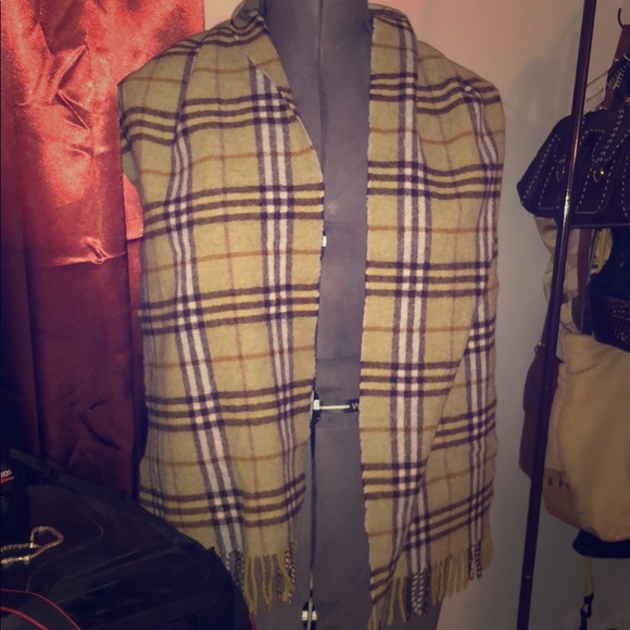 Burberry Other - Burberry 100% Cashmere Brit pattern Scarf Green